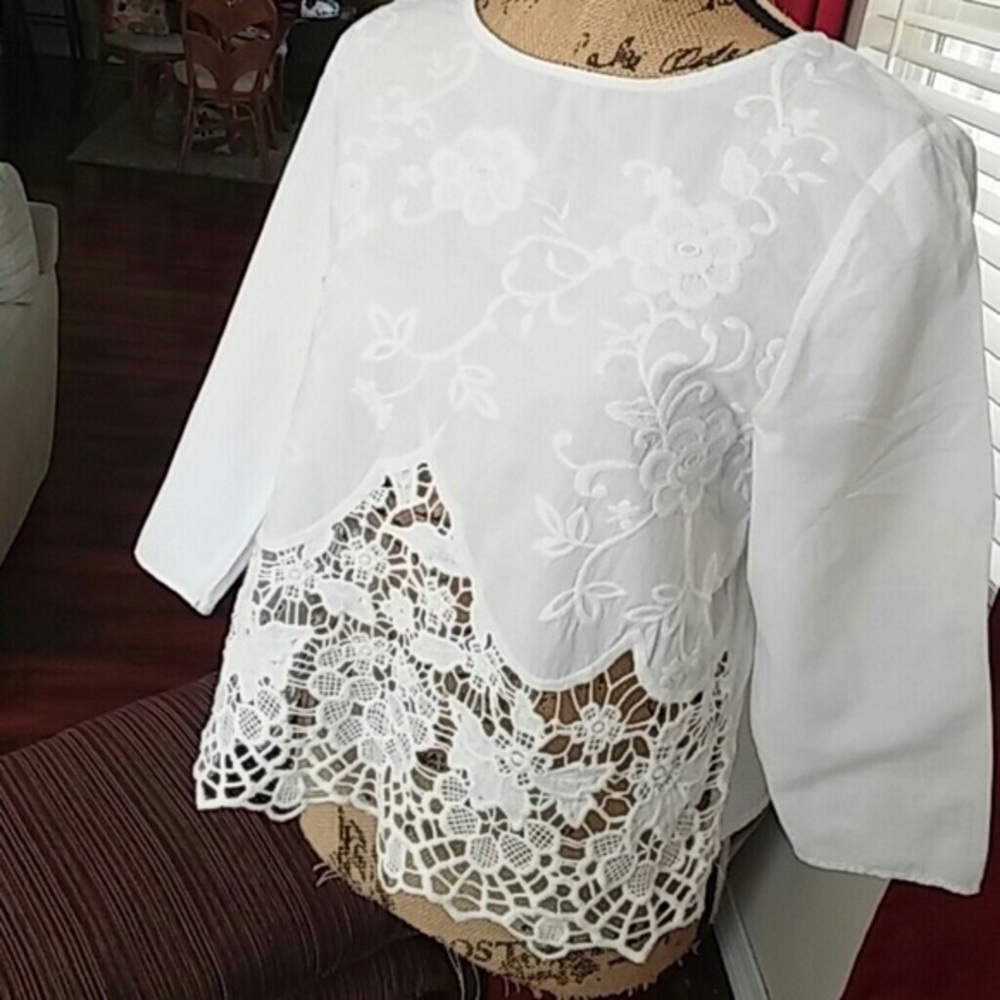 White Lace Intu Top